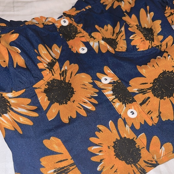 Local Brand Sunflower/Floral Cropped Top fits size 0-4 - Picture 6 of 6